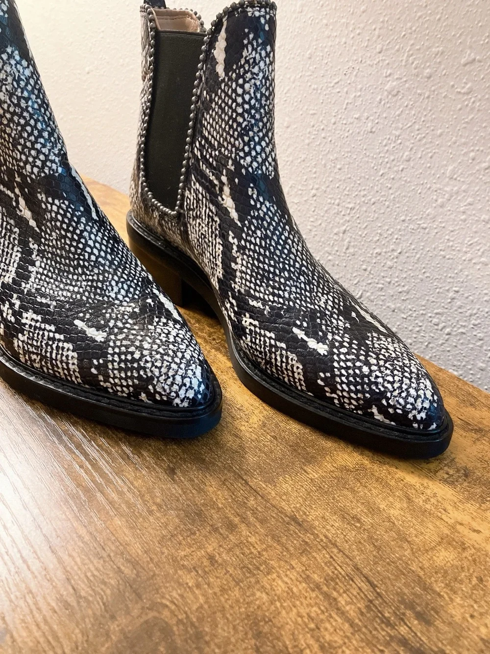 Coach Western Leather Snake Ankle Boots Pointed Toe Low Heel 37 6.5-7 Black